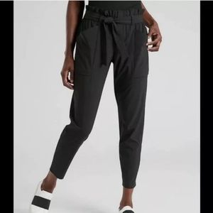 Like new Athleta Skyline Pant sz 4 black or navy